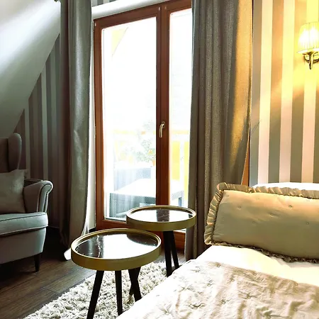 Apartment Glamour I